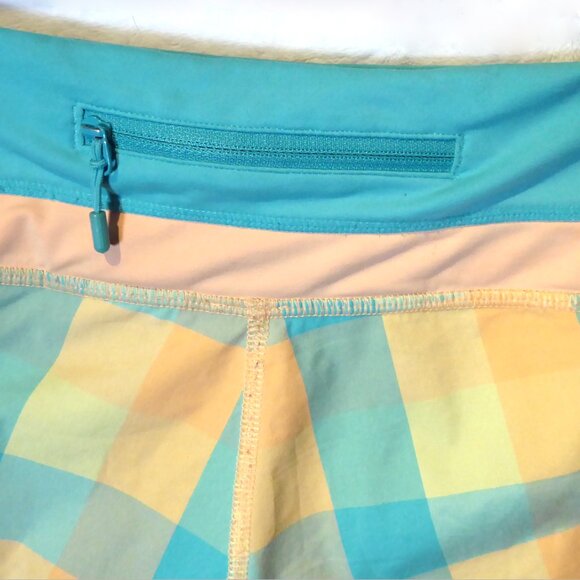 Lululemon plaid speed shorts with drawstring waist Size 6 - Picture 3 of 8